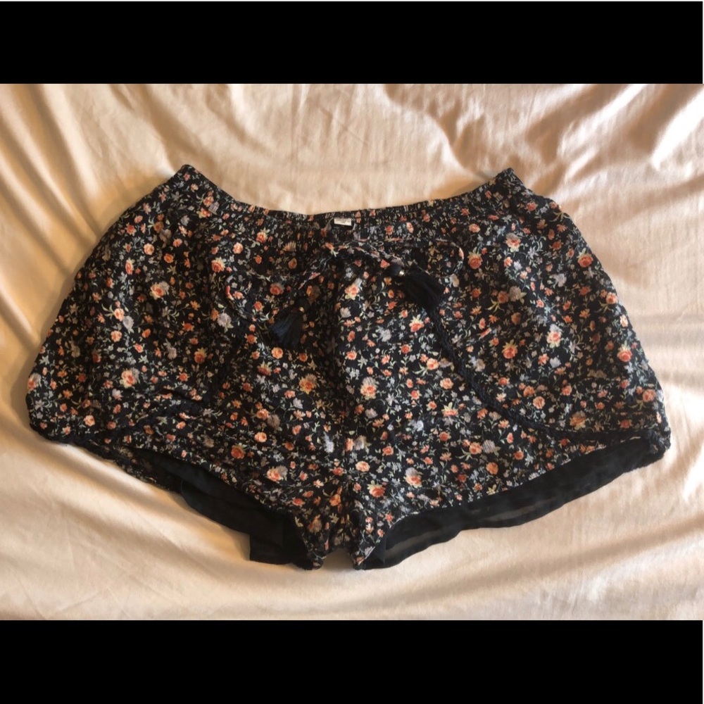 American Eagle Floral Soft Shorts, Size M